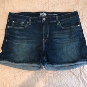 Signature Levi Strauss Modern Short (Size 14)